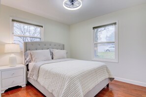 4 bedrooms, iron/ironing board, WiFi, bed sheets - Cozy Home in Hickory (Hickory)