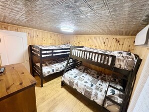 3 bedrooms, free WiFi, bed sheets