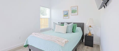 Fer et planche à repasser, accès Internet, draps fournis