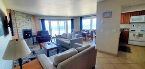 Smart TV, fireplace, books - Condo #208 with beautiful sunset view from your balcony overlooking the ocean (Lincoln City)