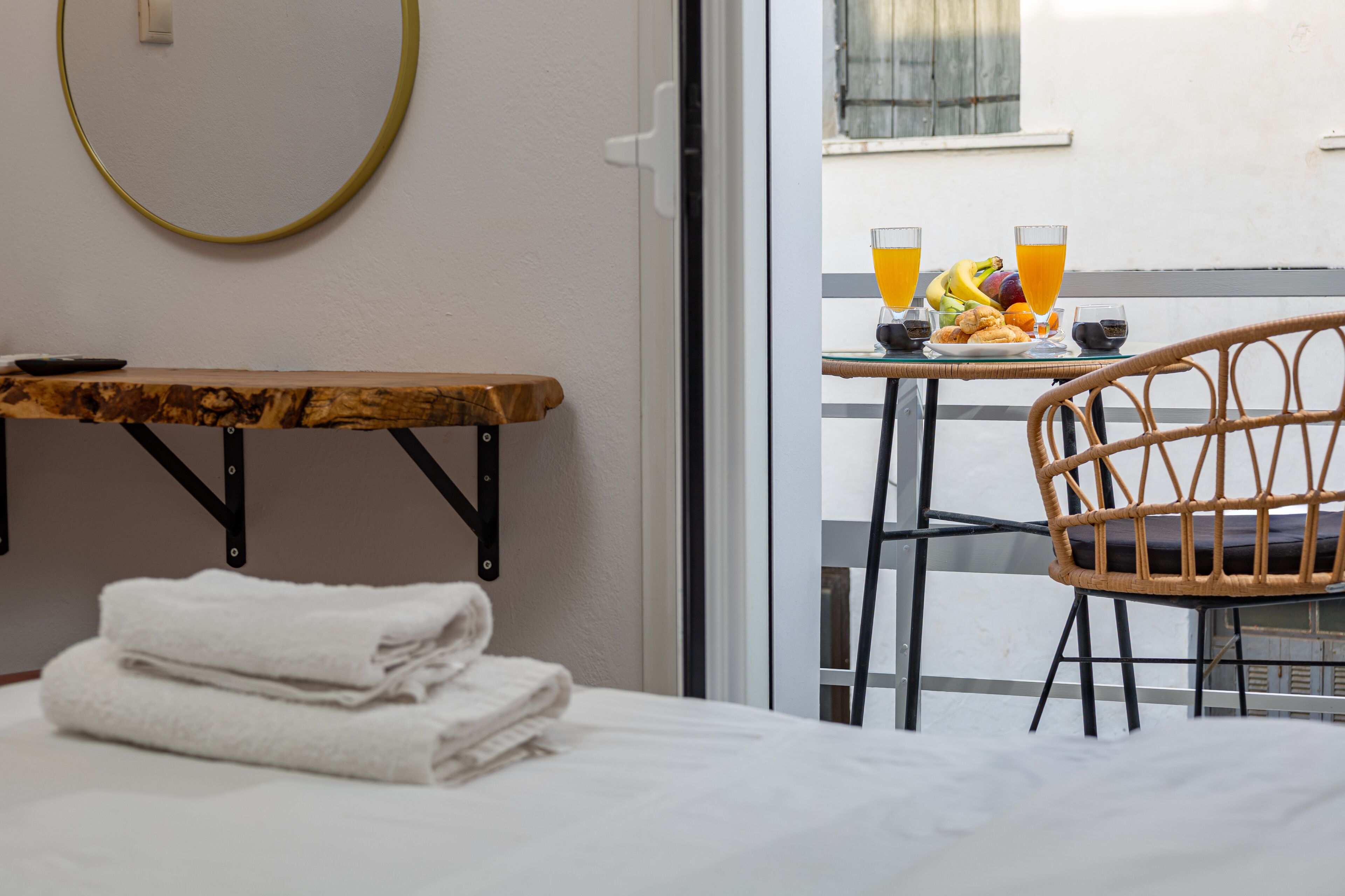 1 Schlafzimmer, Zimmersafe, Schreibtisch, Bügeleisen/Bügelbrett
