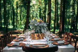Outdoor dining - Bosocoso Hotel Boutique (Valle de Bravo)
