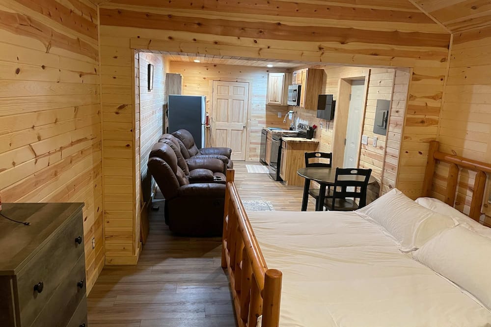 Secluded Cabin With King Size bed - Fanrock, WV