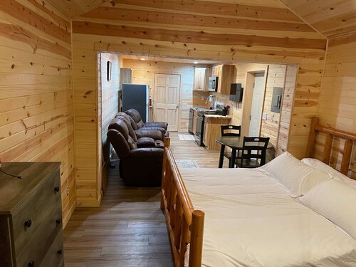 Secluded Cabin With King Size bed