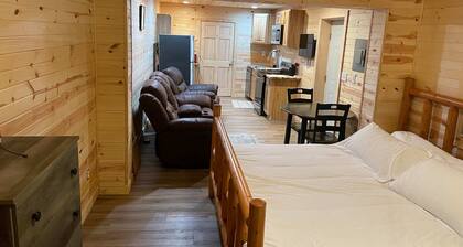 Secluded Cabin With King Size bed