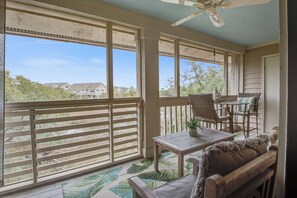 Interior - Peaceful Marsh-View with Kayaks & Beach Access (Seabrook Island)