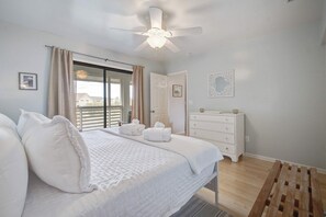 2 bedrooms, iron/ironing board, WiFi, bed sheets - Peaceful Marsh-View with Kayaks & Beach Access (Seabrook Island)