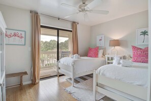 Ferros/tábuas de passar roupa, Wi-Fi, roupa de cama