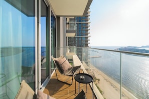 Property grounds - SettlerHomes, Breathtaking View With Private Beach (Dubai)