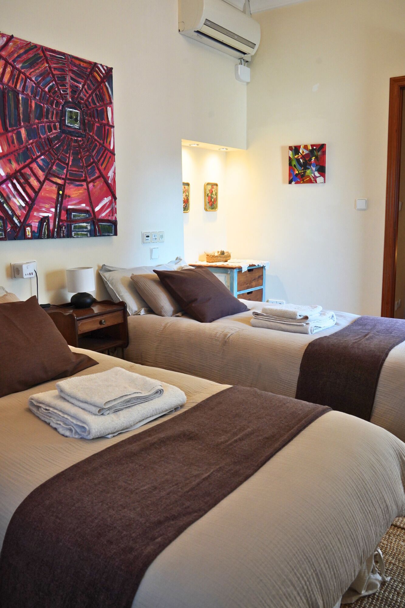 7 bedrooms, desk, iron/ironing board, free WiFi