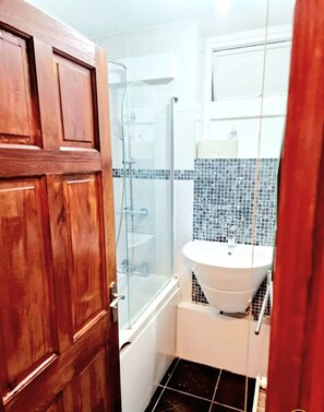 Apartment, 2 Bedrooms | Bathroom - Whole Flat in Little Venice (London)