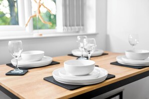 Dining - Uebert Heights| 2Bed| Slp6| Closest to Cannock Town (5min walk)| Free Parking (Cannock)