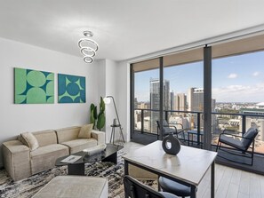 Living area - Luxury Studio Suite City Views Downtown Miami (Miami)
