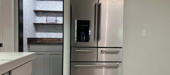 Multi Family House 4Bed/3Bath-Large Fenced Yard with Activities for Whole Family