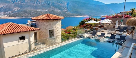 Piscina externa sazonal
