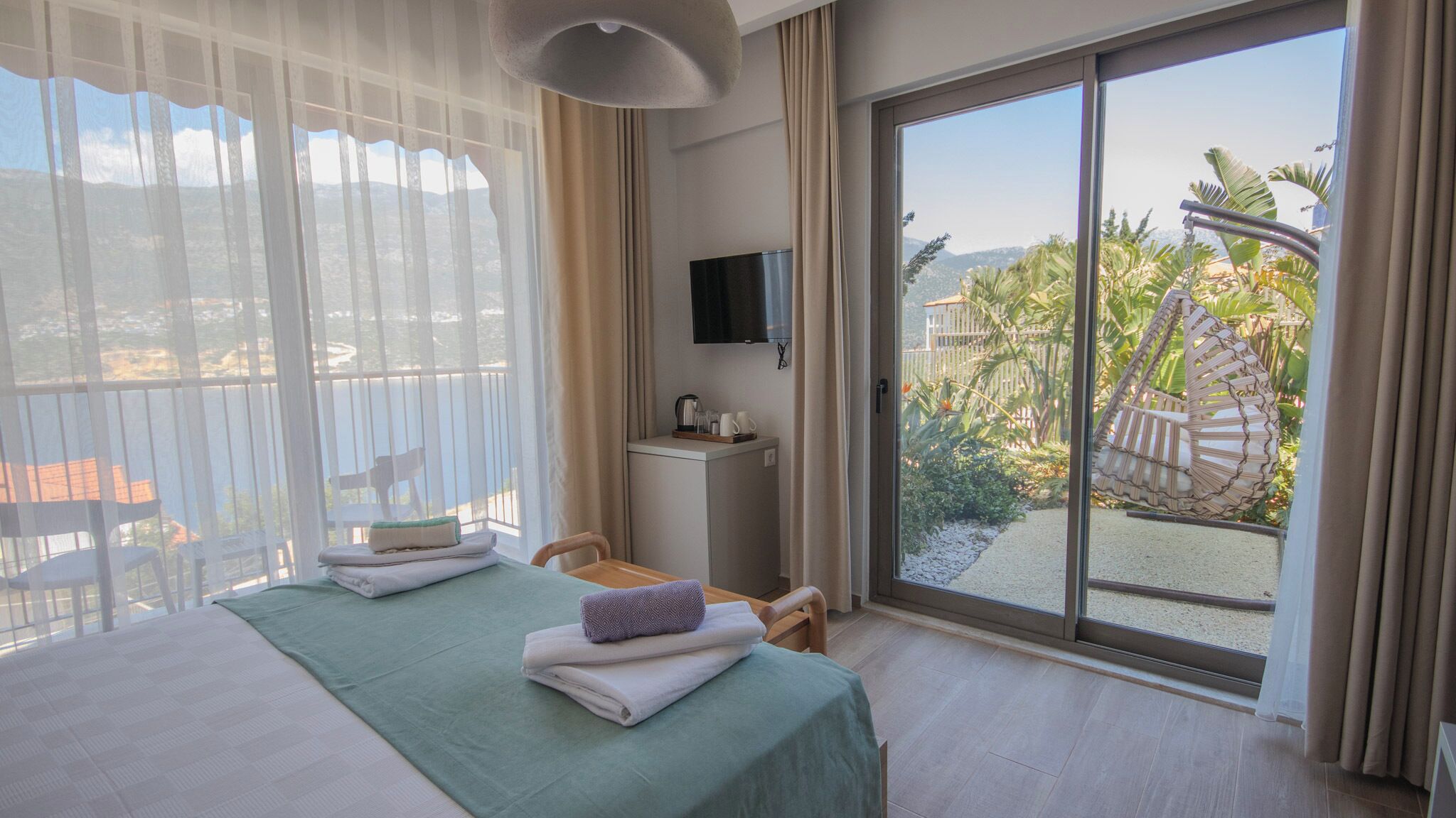 Premium Room, Sea View | Desk, free WiFi