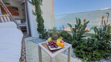 Premium-Zimmer, Meerblick | Terrasse/Patio