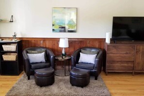 Unclassified image, 2 of 17, button - The Evergreen Suite, Trinity Guest House (Trinity)