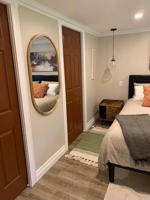 1 bedroom, WiFi - The Trinity Guest Suite, Trinity Guest House (Trinity)