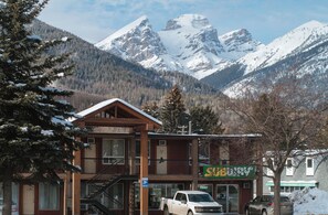 Exterior - EasyStay Inn & Suites (Fernie)