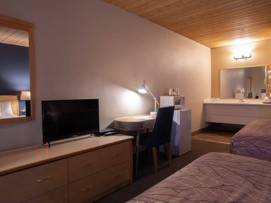 Standard Double Room | Desk, blackout drapes, iron/ironing board, free WiFi