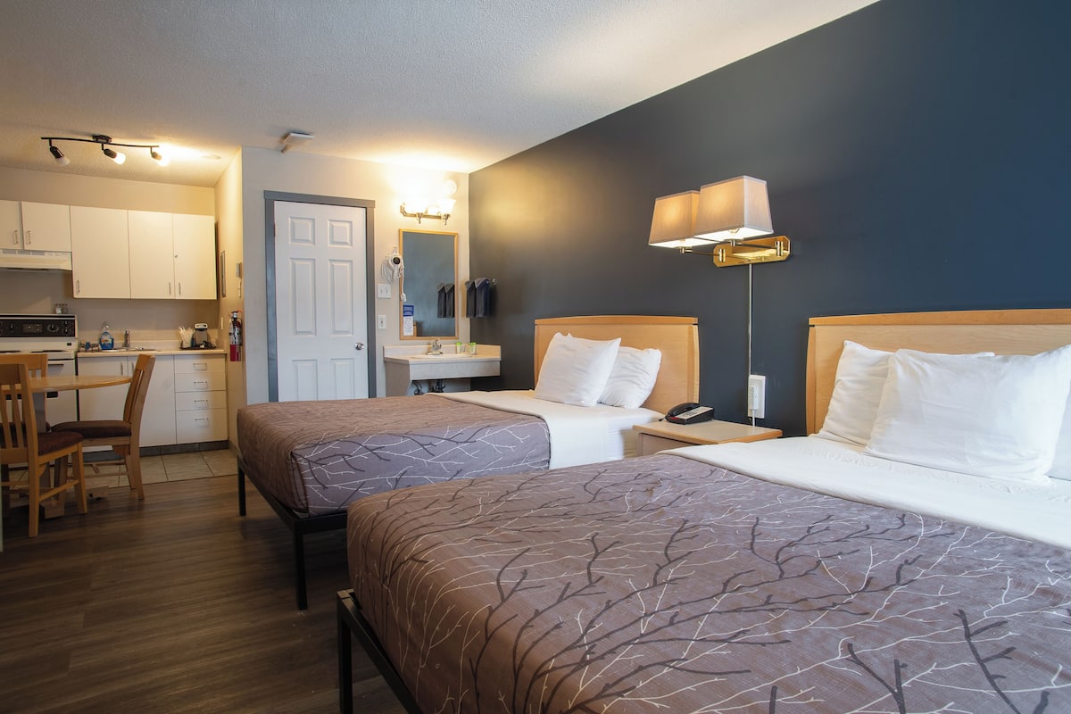 Standard Room | Desk, blackout drapes, iron/ironing board, free WiFi