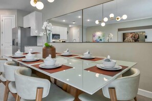 Dining - Brand new vacation villa by Disney (Kissimmee)