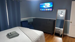 3 bedrooms, desk, free WiFi, bed sheets - Family friendly Home, 3BR, Old Town, Nat. Harbor & DC. Nice neighborhood (Alexandria)