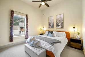 1 bedroom, desk, iron/ironing board, free WiFi - Story Block Condo #3 Polished & Center of Town (Ouray)