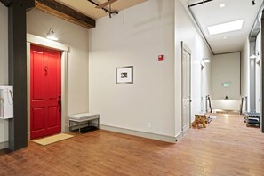 Interior - Story Block Condo #3 Polished & Center of Town (Ouray)