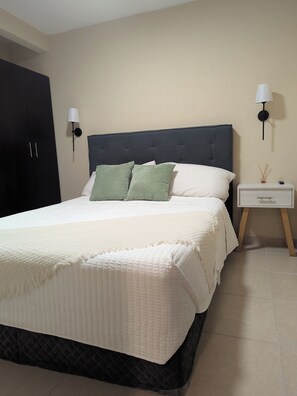 2 bedrooms, iron/ironing board, WiFi, bed sheets - Comfortable Stay Near Zócalo & GNP Stadium | Prime Location (Ciudad de México)