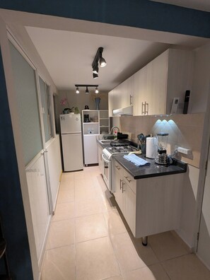 Private kitchen - Comfortable Stay Near Zócalo & GNP Stadium | Prime Location (Ciudad de México)