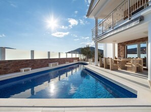 Pool - One-Bedroom Apartment with Balcony and Sea View -Relax (Pomena)