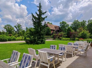 Outdoor dining - Jurjevec Castle - Standard room 10 (Brezane Lekenicke)