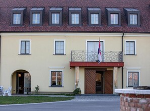 Exterior detail - Jurjevec Castle - Superior room with Hot tub (Brezane Lekenicke)