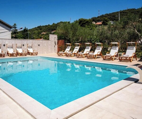 A heated pool - Apartments Foric - Two bedroom apartment (1) (Rab)