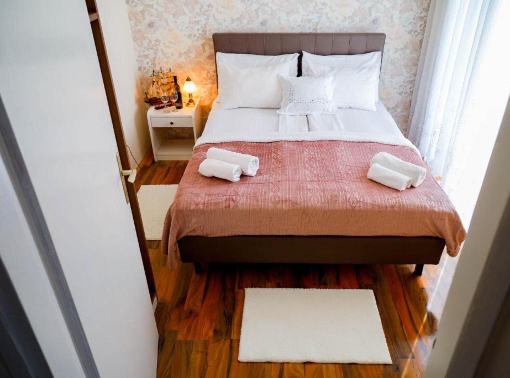 1 bedroom, iron/ironing board, Internet, bed sheets