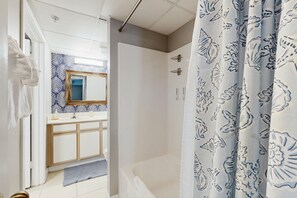 Hair dryer, towels - Oceanfront condo with private balcony, pool, hot tub & lazy river (North Myrtle Beach)