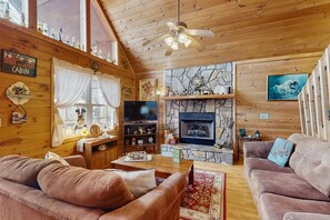 Living area - Family Fun Mountain Getaway | Hot Tub, Pool Table & Foosball (Burnsville)