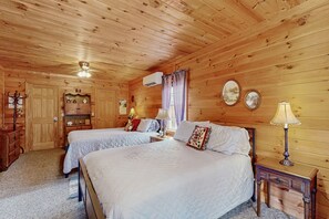 2 bedrooms, iron/ironing board, Internet, bed sheets - Family Fun Mountain Getaway | Hot Tub, Pool Table & Foosball (Burnsville)