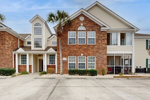 Exterior - Charming condo with screened-in porch, W/D, pool - close to beach & golf (Murrells Inlet)