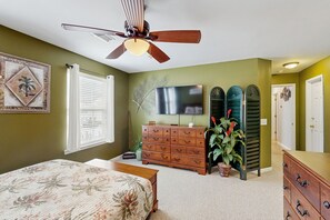 3 bedrooms, iron/ironing board, Internet, bed sheets - Charming condo with screened-in porch, W/D, pool - close to beach & golf (Murrells Inlet)