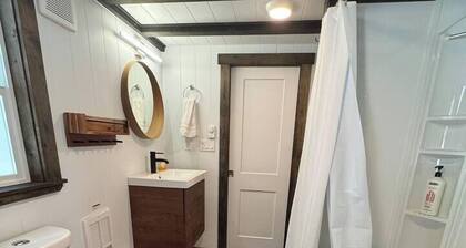 Lily`s Little Lodge - Tiny Home