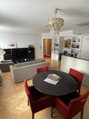 Dining - Elegant Vienna Retreat | 1BD Apartment City Center (Wien)