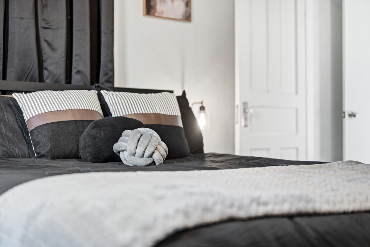3 slaapkamers, een strijkplank/strijkijzer, wifi, beddengoed