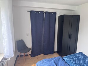 1 Schlafzimmer, Reisekinderbett, kostenloses WLAN, Bettwäsche