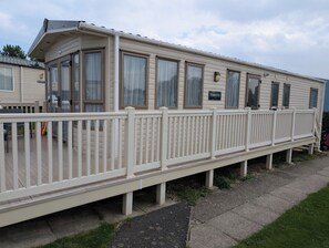 Exterior - 42 Laurel Rise (Filey)