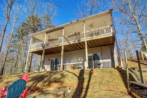 2 Mi to Dtwn Ellijay! Outdoorsy Escape w/ Hot Tub