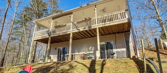 2 Mi to Dtwn Ellijay! Outdoorsy Escape w/ Hot Tub