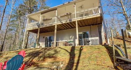 2 Mi to Dtwn Ellijay! Outdoorsy Escape w/ Hot Tub